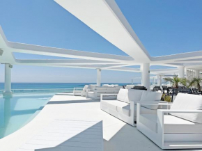 Global Properties, Moderno apartamento con dos terrazas con vistas al mar y a la montaña